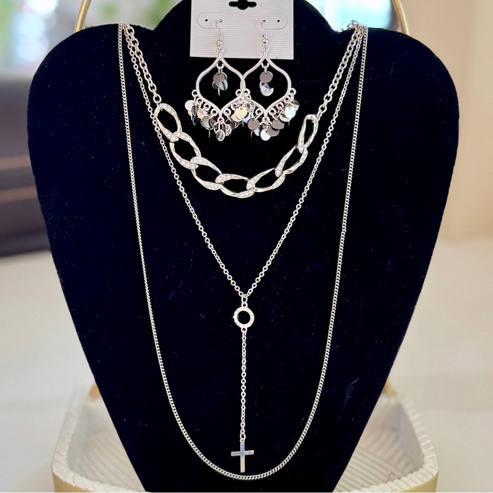 Fashion Jewelry Silver Necklace and Earring Set